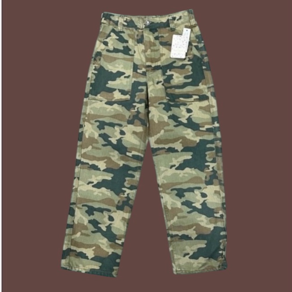 🔥NWT! FREE PEOPLE!! CAMOUFLAGE JEANS!! A MUST HAVE! TRENDING!!🔥
